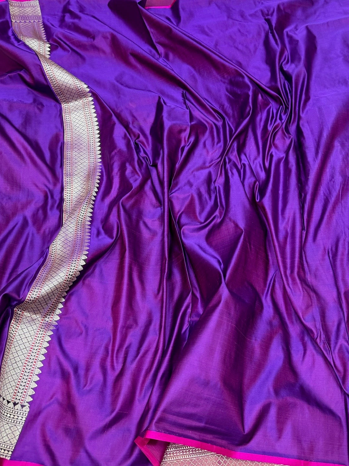 Purple Handwoven Pure Banarasi Satin Tanchoi Silk Saree