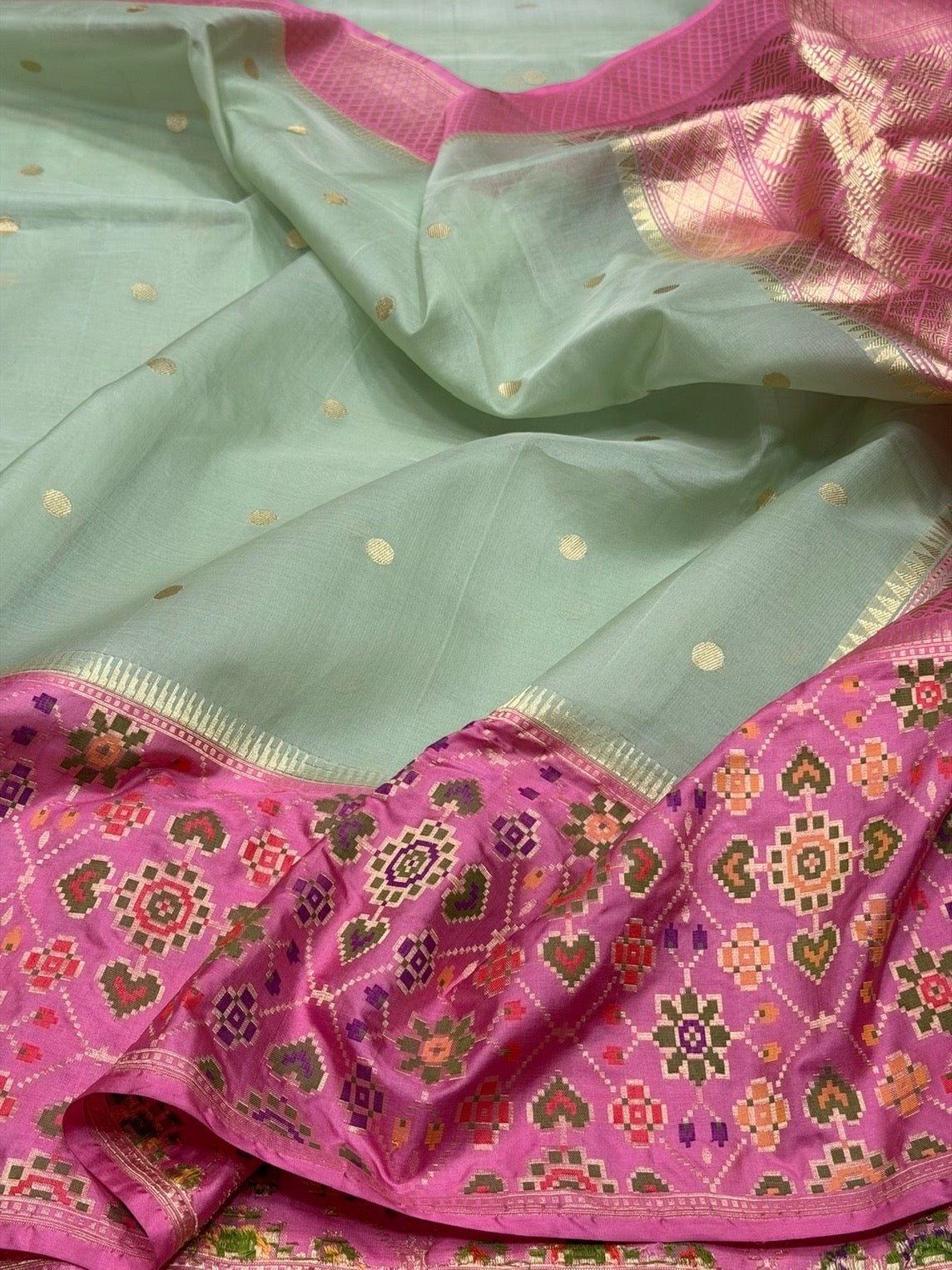 Pista / Gajiri Pink Handwoven Pure Organza Silk Saree