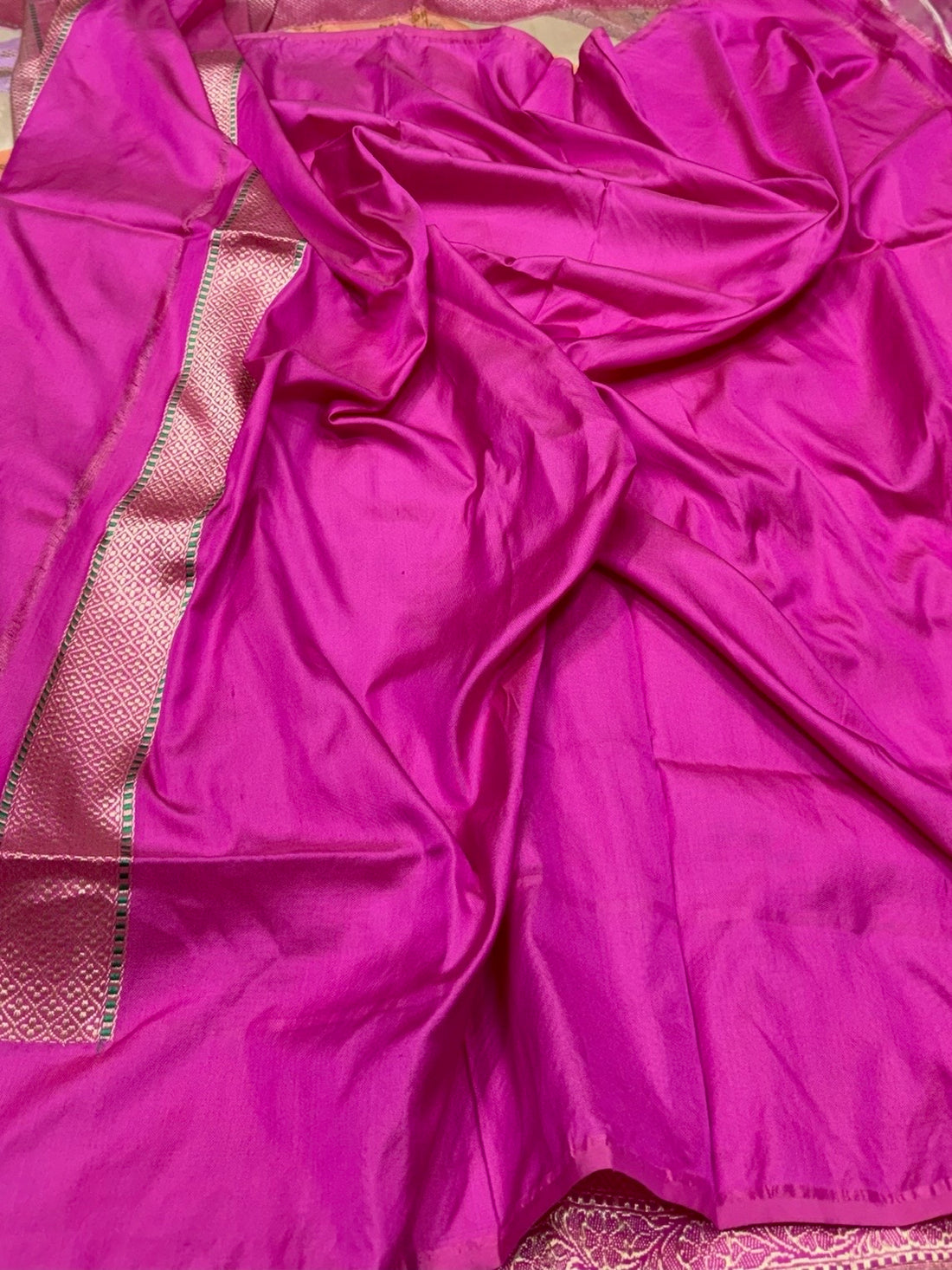 Rani Pink Handwoven Pure Banarasi Rangkaat Silk Saree