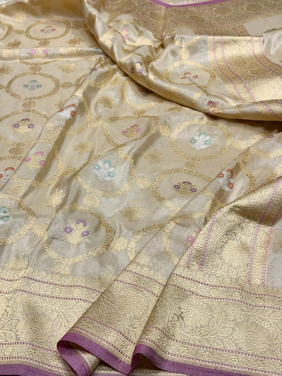 Ivory Handwoven Pure Banarasi Ektara Tissue Saree