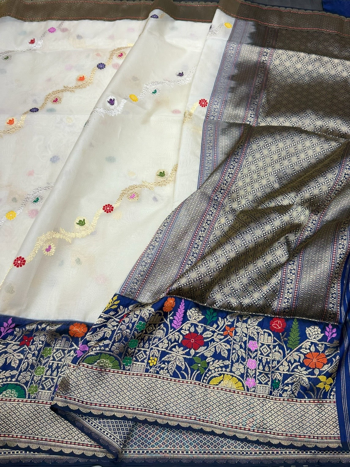 Ivory Handwoven Pure Banarasi Organza Silk Saree