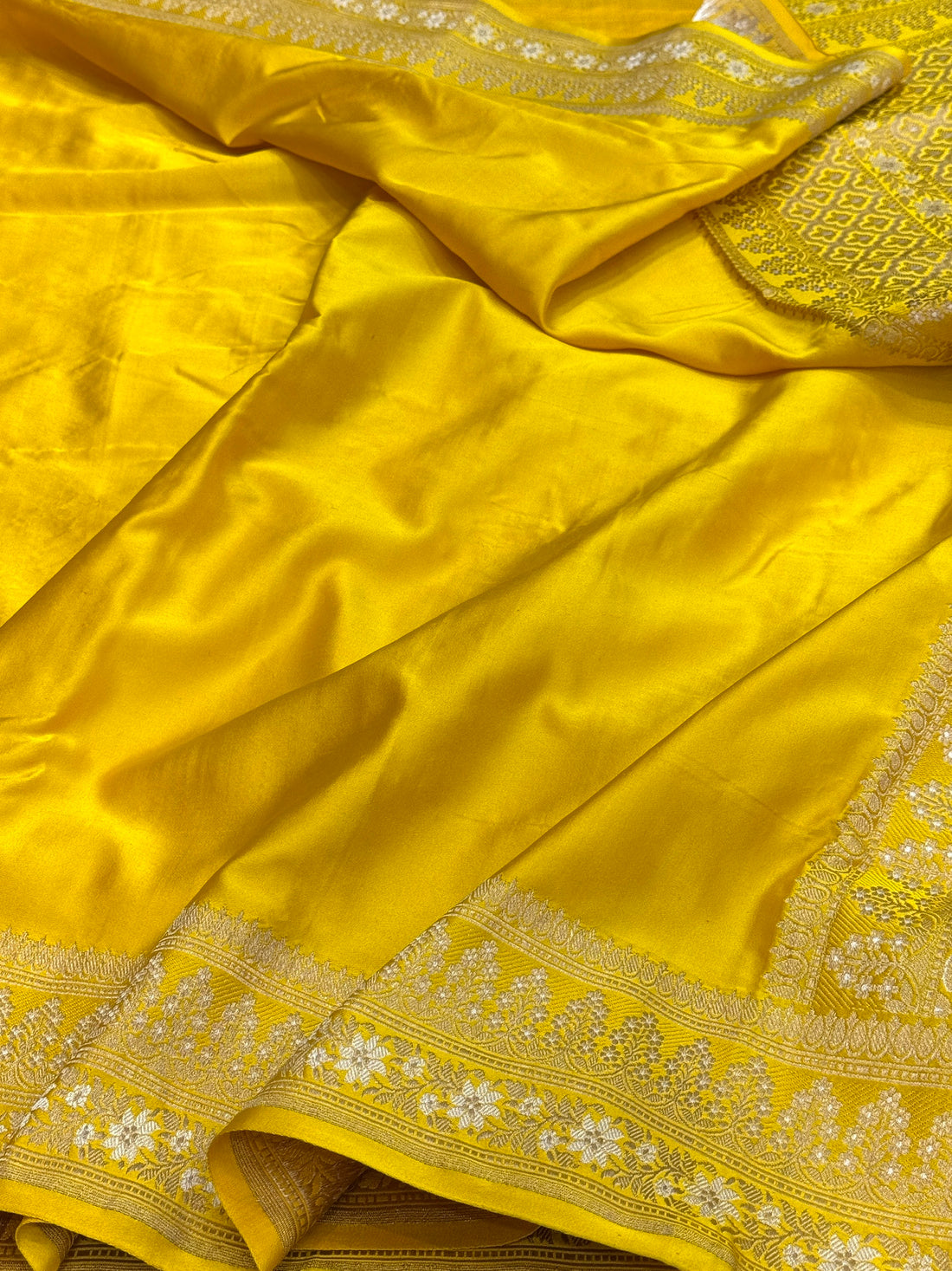 Yellow Handwoven Banarasi Pure Mashru Satin Silk Saree | Pure Satin Silk | Kadwa Weave | Handloom Banarasi Saree