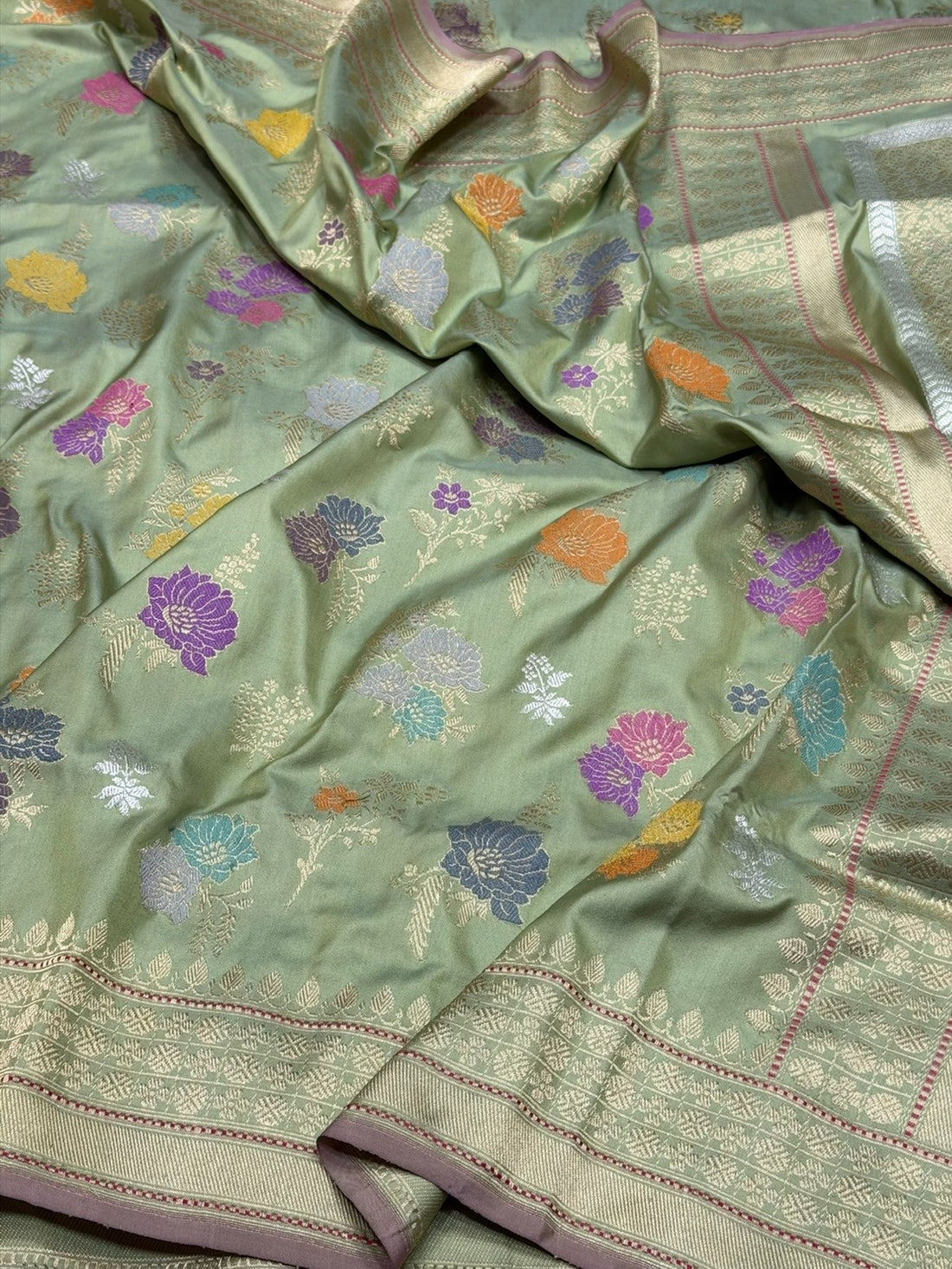 Pista Green Handwoven Pure Banarasi Silk Saree – Kadwa Weave in 100% Katan Mulberry Silk
