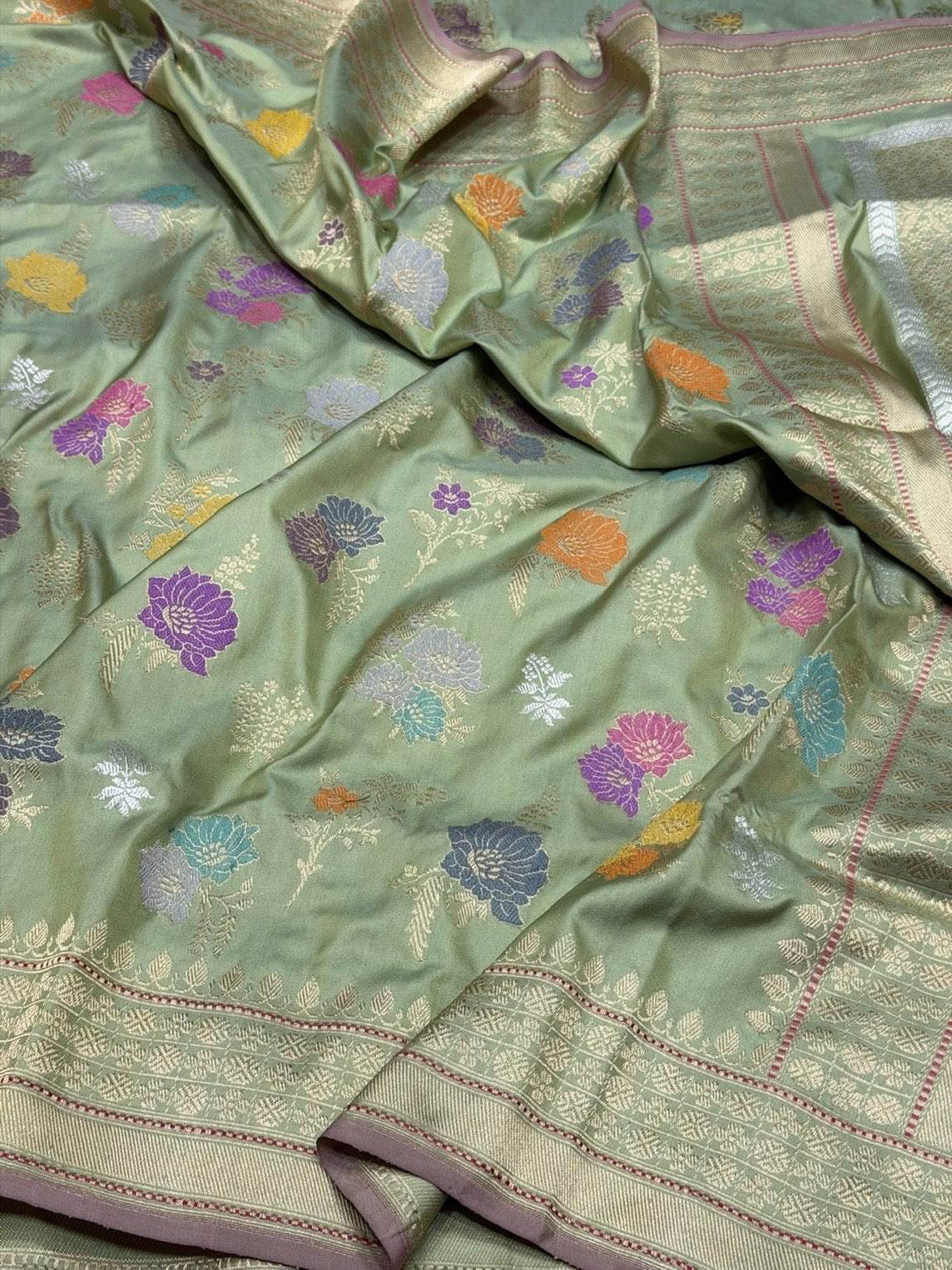 Pista Green Handwoven Pure Banarasi Silk Saree – Kadwa Weave in 100% Katan Mulberry Silk