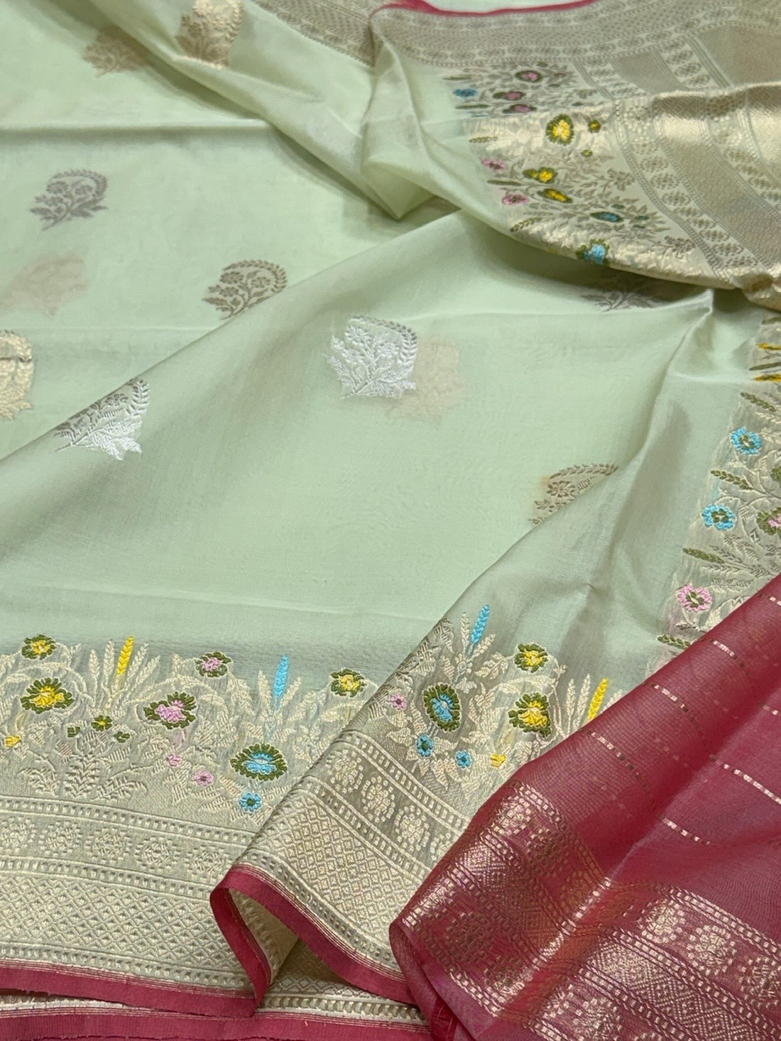 Pista Handwoven Pure Organza Silk Saree