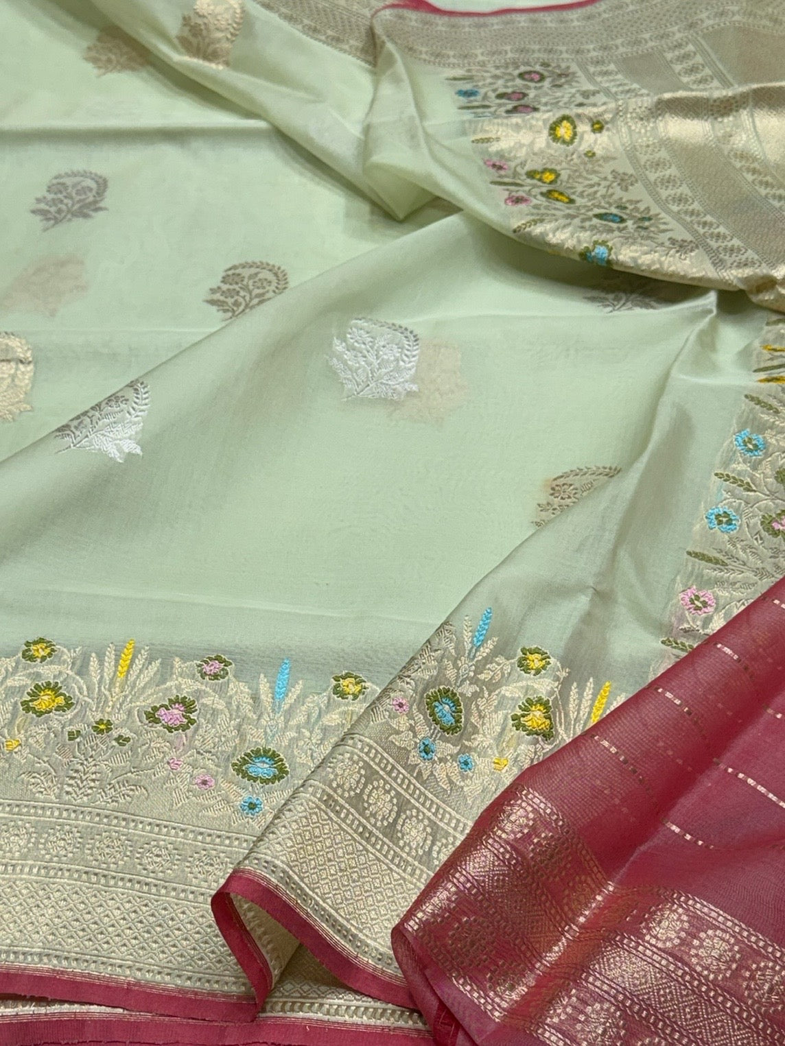 Pista Handwoven Pure Organza Silk Saree
