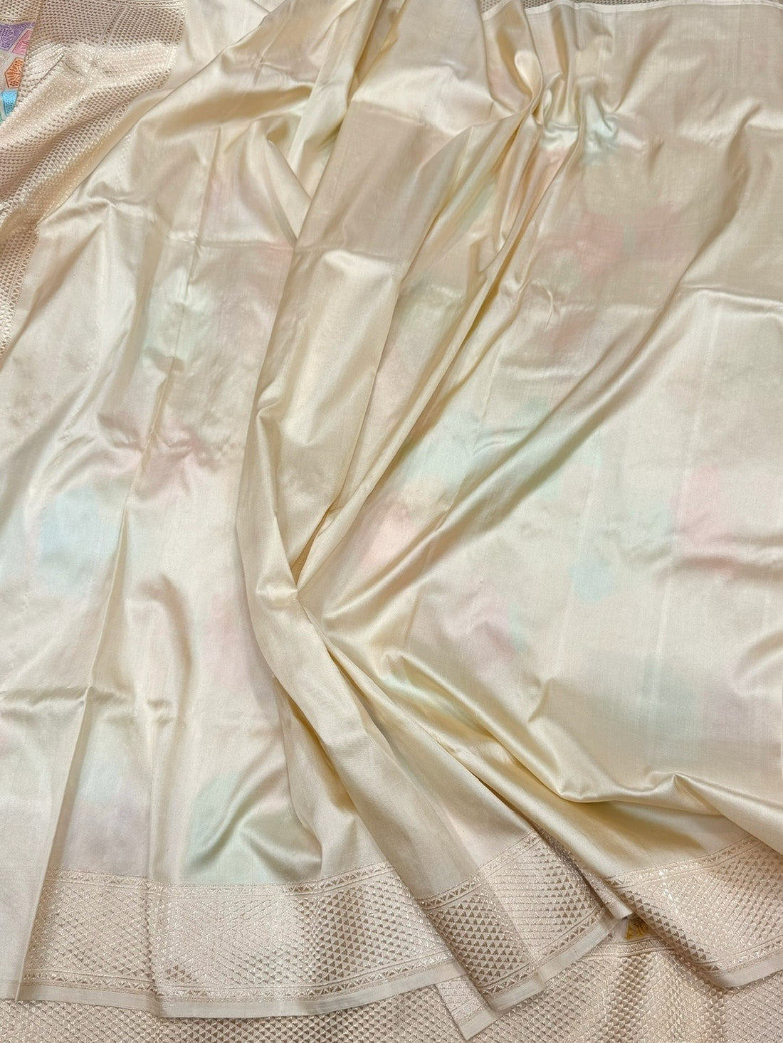 Ivory Handwoven Pure Banarasi Rangkaat Silk Saree