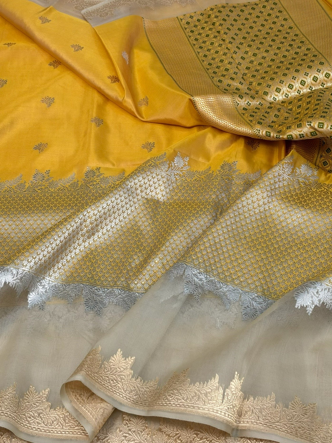 Yellow Handwoven Pure Banarasi Ektara Silk Saree