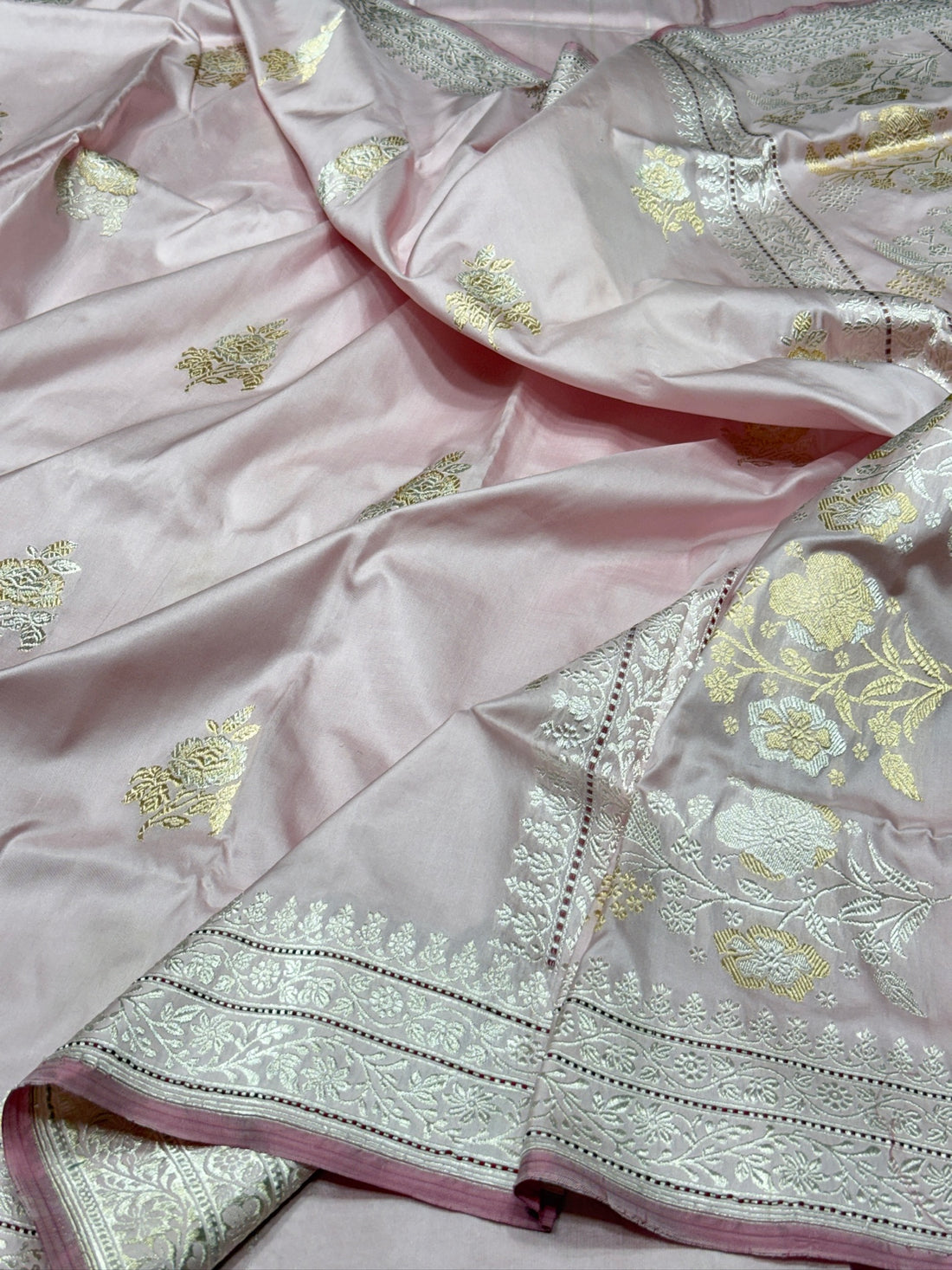 Powder Pink Handwoven Pure Banarasi Silk Saree
