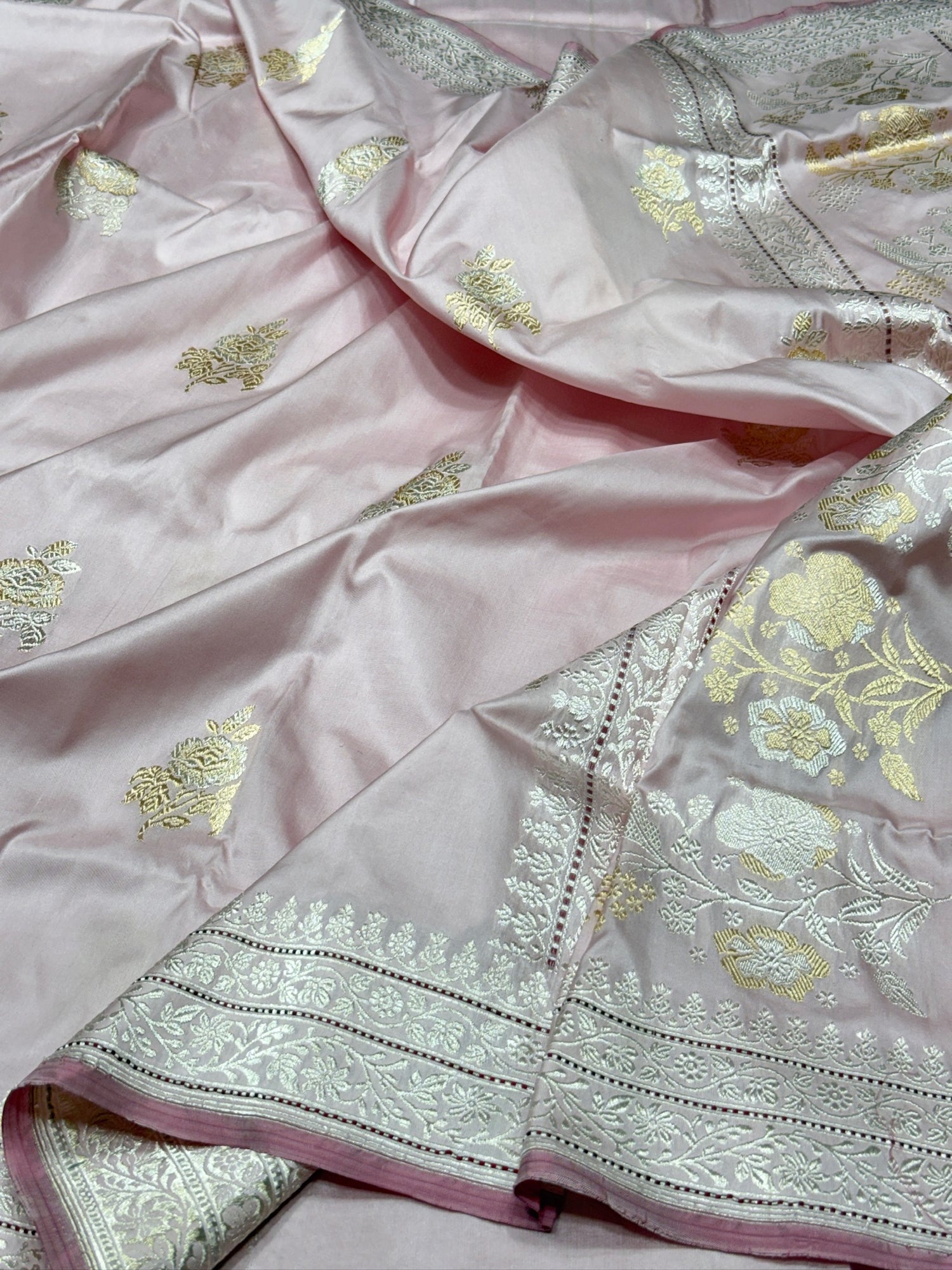 Powder Pink Handwoven Pure Banarasi Silk Saree