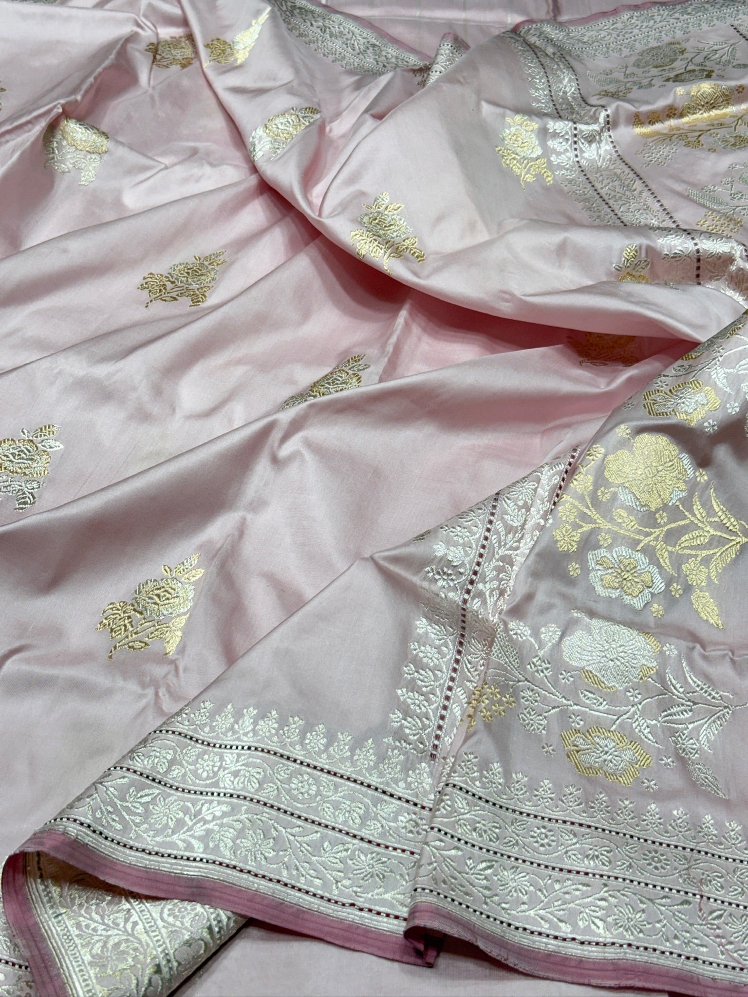 Powder Pink Handwoven Pure Banarasi Silk Saree