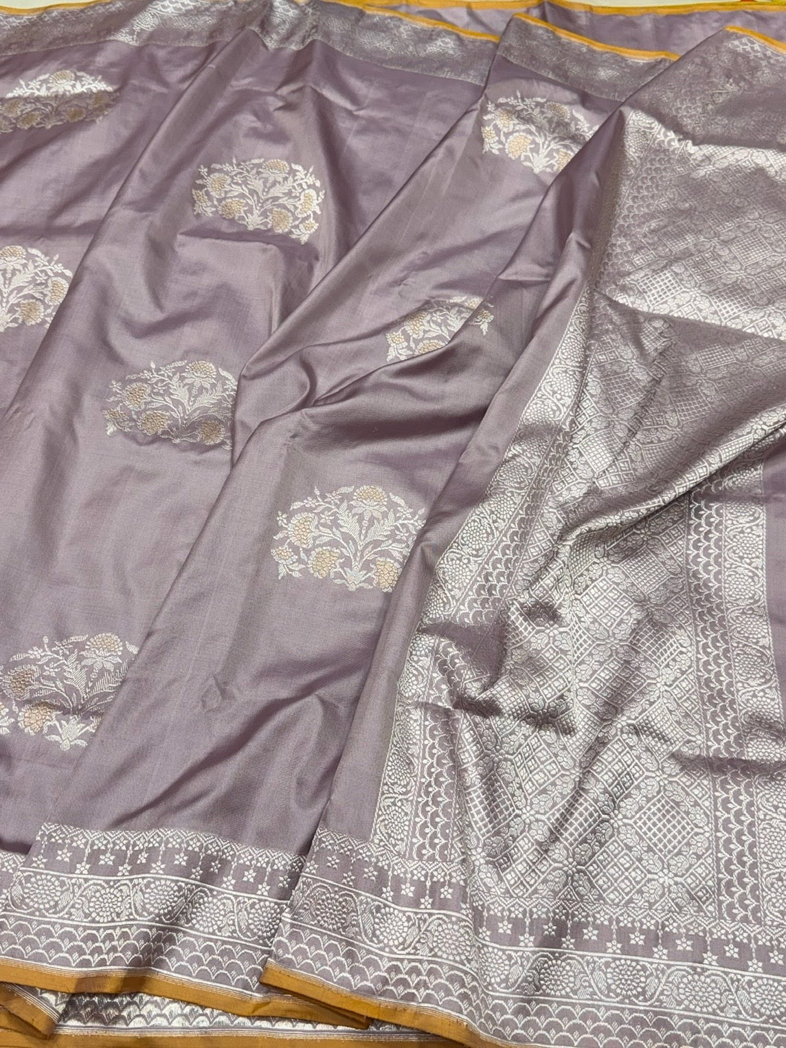Mauve Handwoven Pure Banarasi Ektara Silk Saree