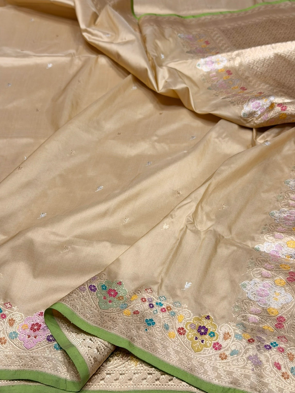 Beige Handwoven Pure Banarasi Silk Saree – Kadwa Katan Mulberry Silk | Authentic Banaras Handloom