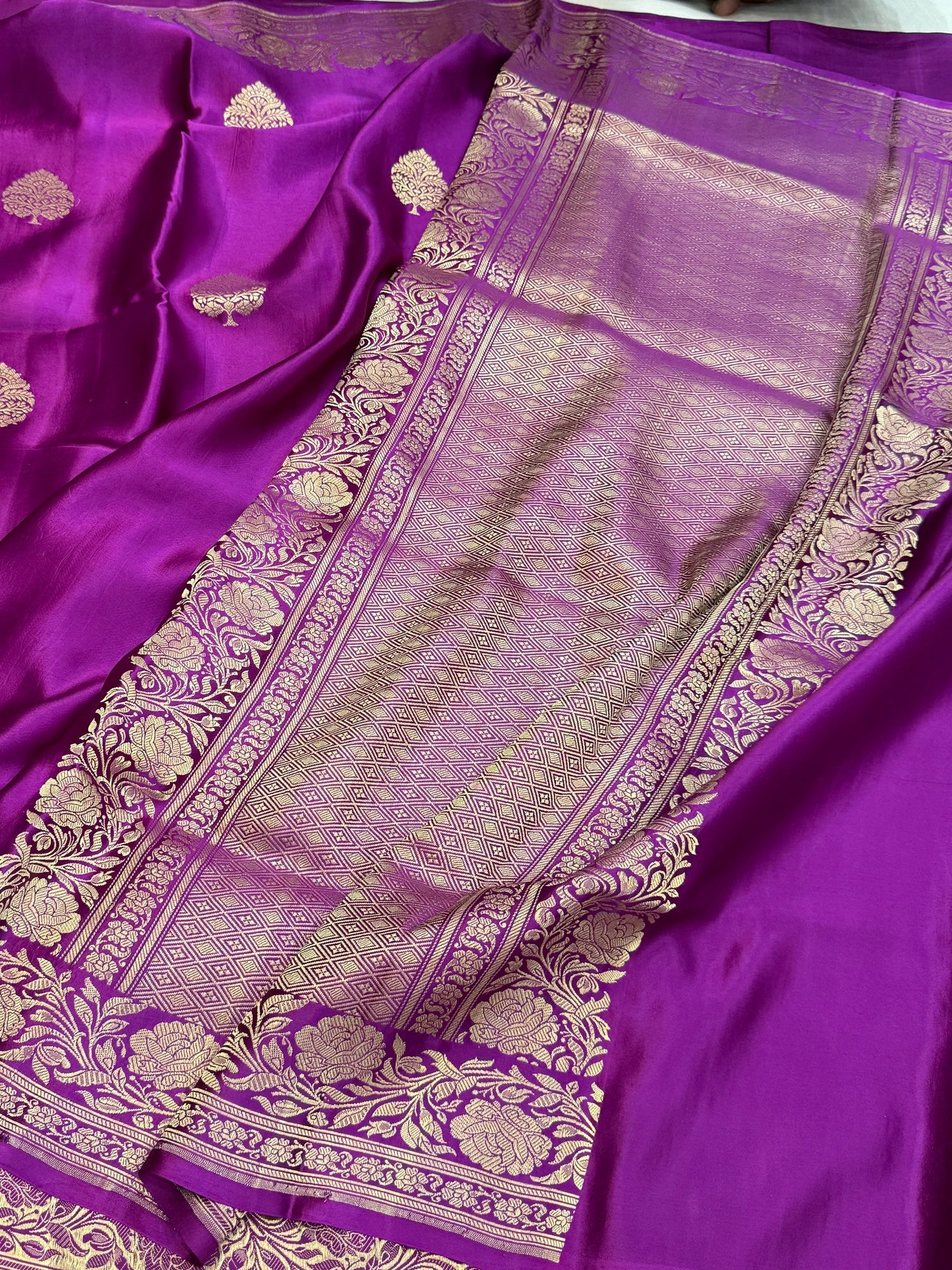 Majenta Pink Handwoven Pure Mashru Banarasi Satin Silk Saree – Kadwa Weave | Authentic Banaras Handloom