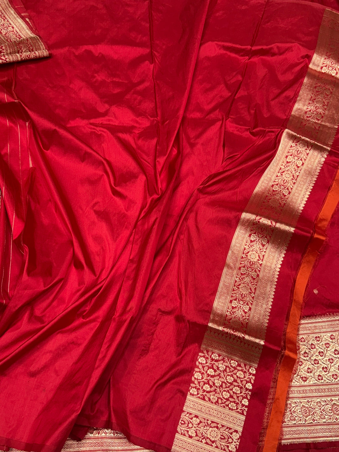 Red Handwoven Vintage Banarasi Silk Saree