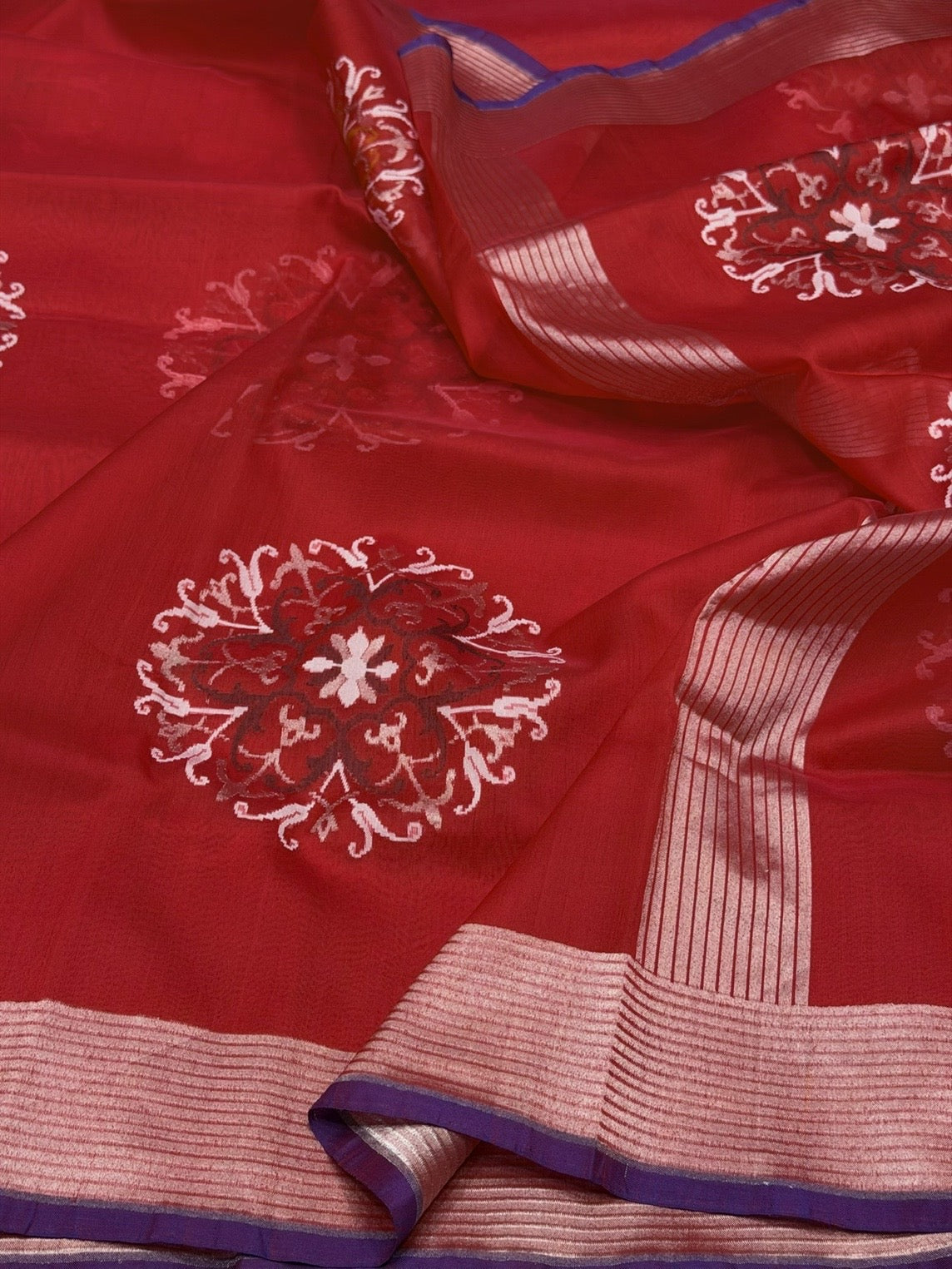Red Handwoven Pure Banarasi Organza Silk Saree