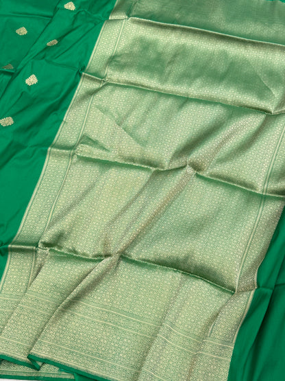 Green Handwoven Pure Banarasi Silk Saree – Pure Katan Silk | Kadwa Weave | Authentic Banarasi Handloom