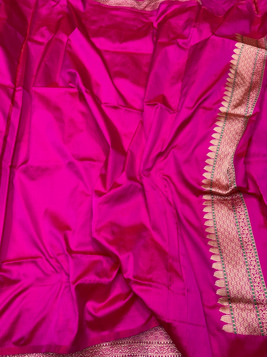 Rani Pink Handwoven Pure Banarasi Rangkaat Silk Saree