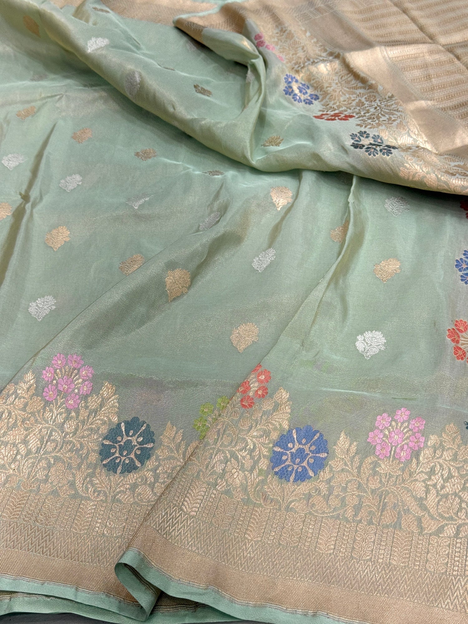 Pastel Mint Green Handwoven Pure Banarasi Tissue Silk Saree – Kadwa Weave | Lightweight Katan-Tissue Silk | Modern Skirt Design