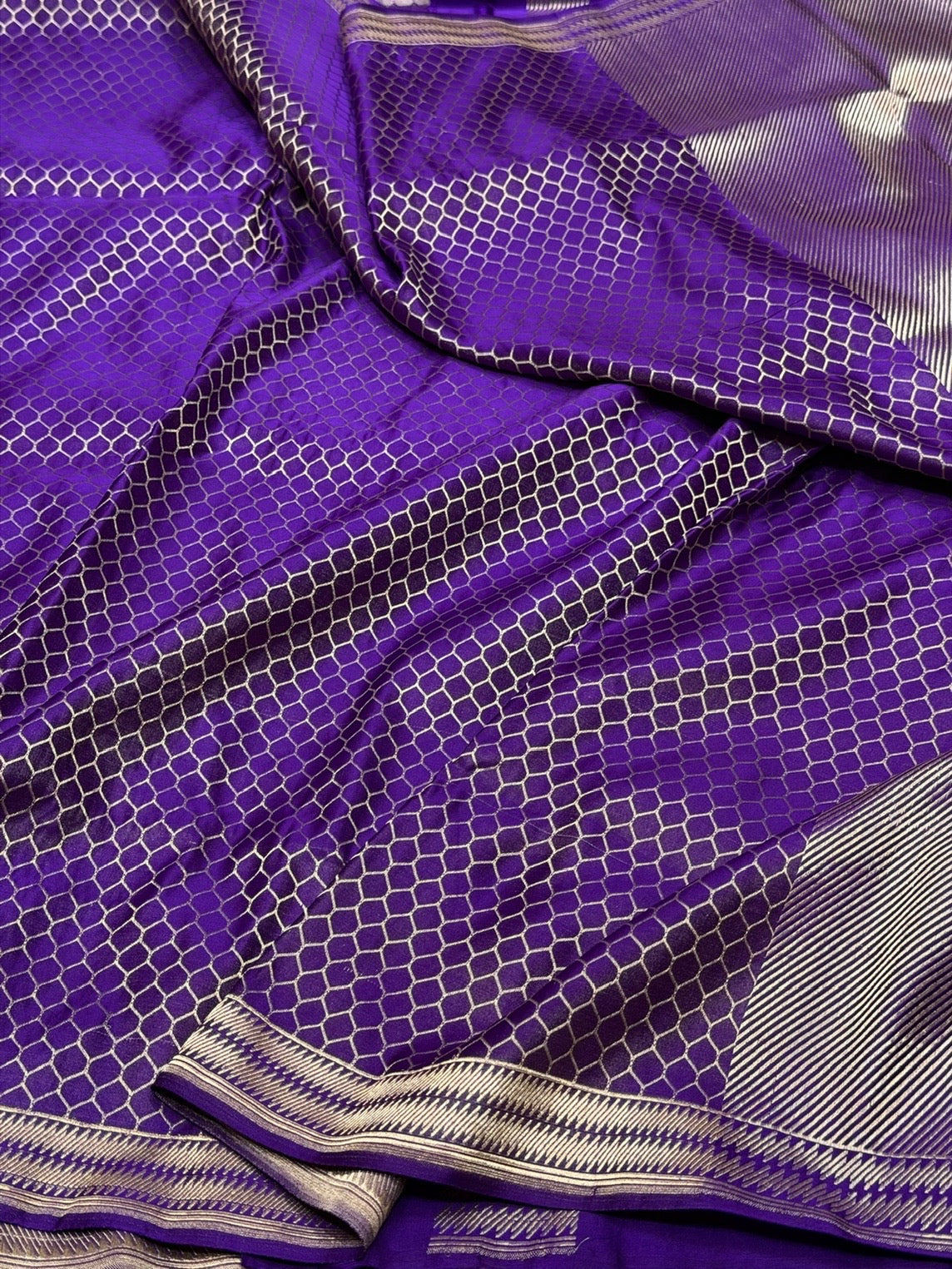 Purple Handwoven Pure Banarasi Satin Tanchoi Silk Saree