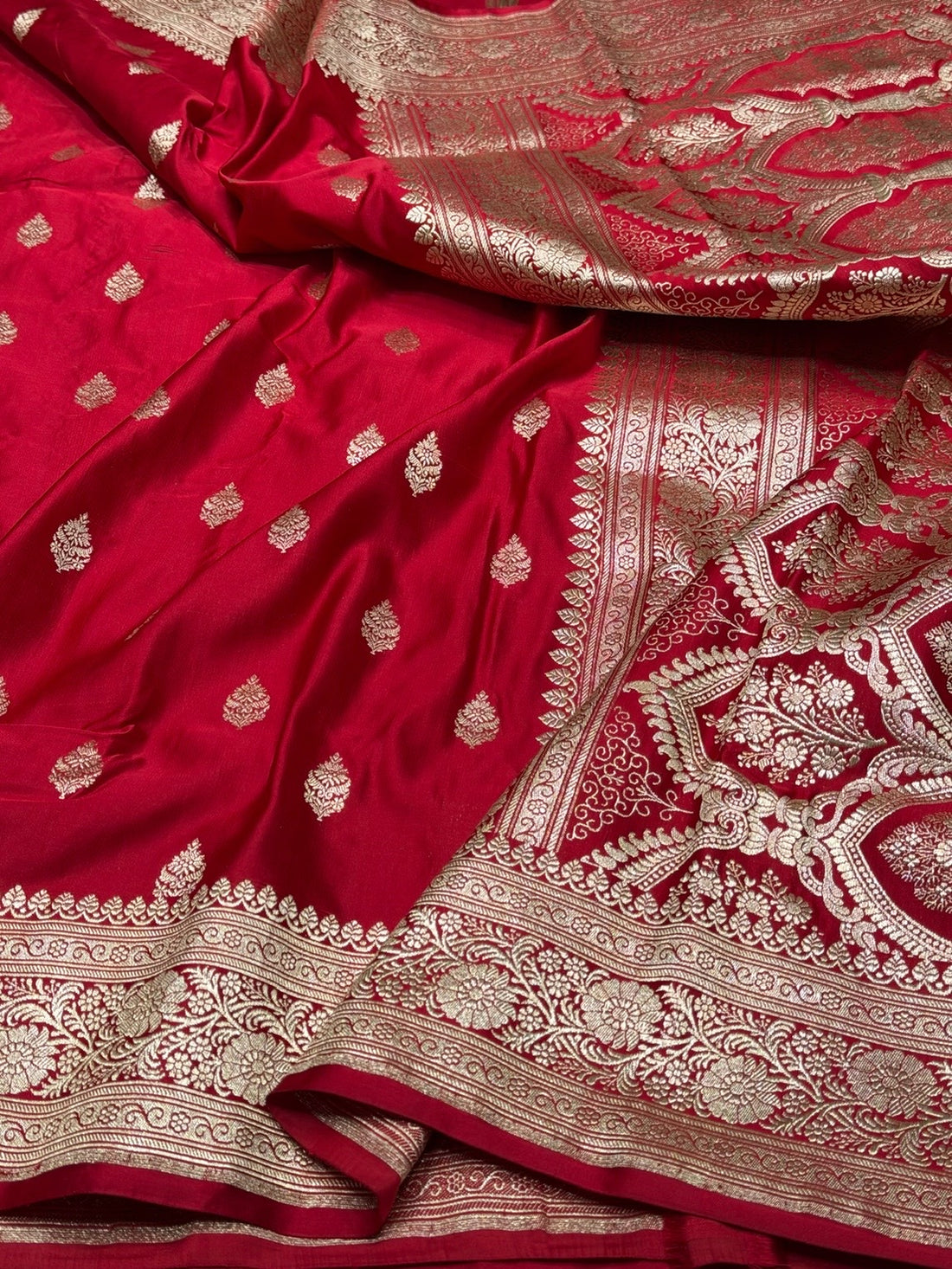 Red Handwoven Vintage Pure Banarasi Satin Silk Saree