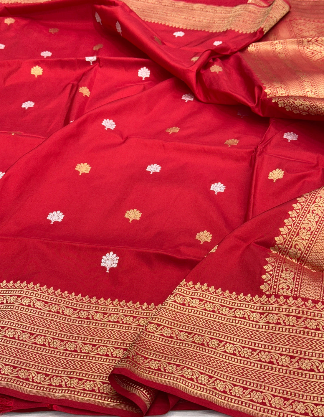 Red Handwoven Pure Banarasi Silk Saree