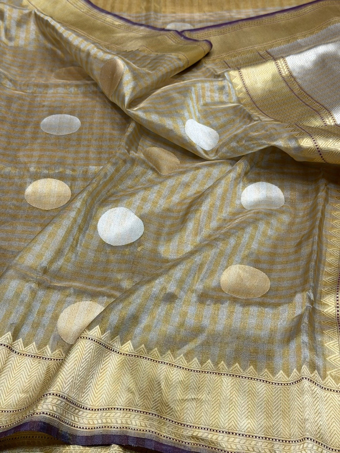 Champagne Gold Handwoven Pure Banarasi Tissue Saree