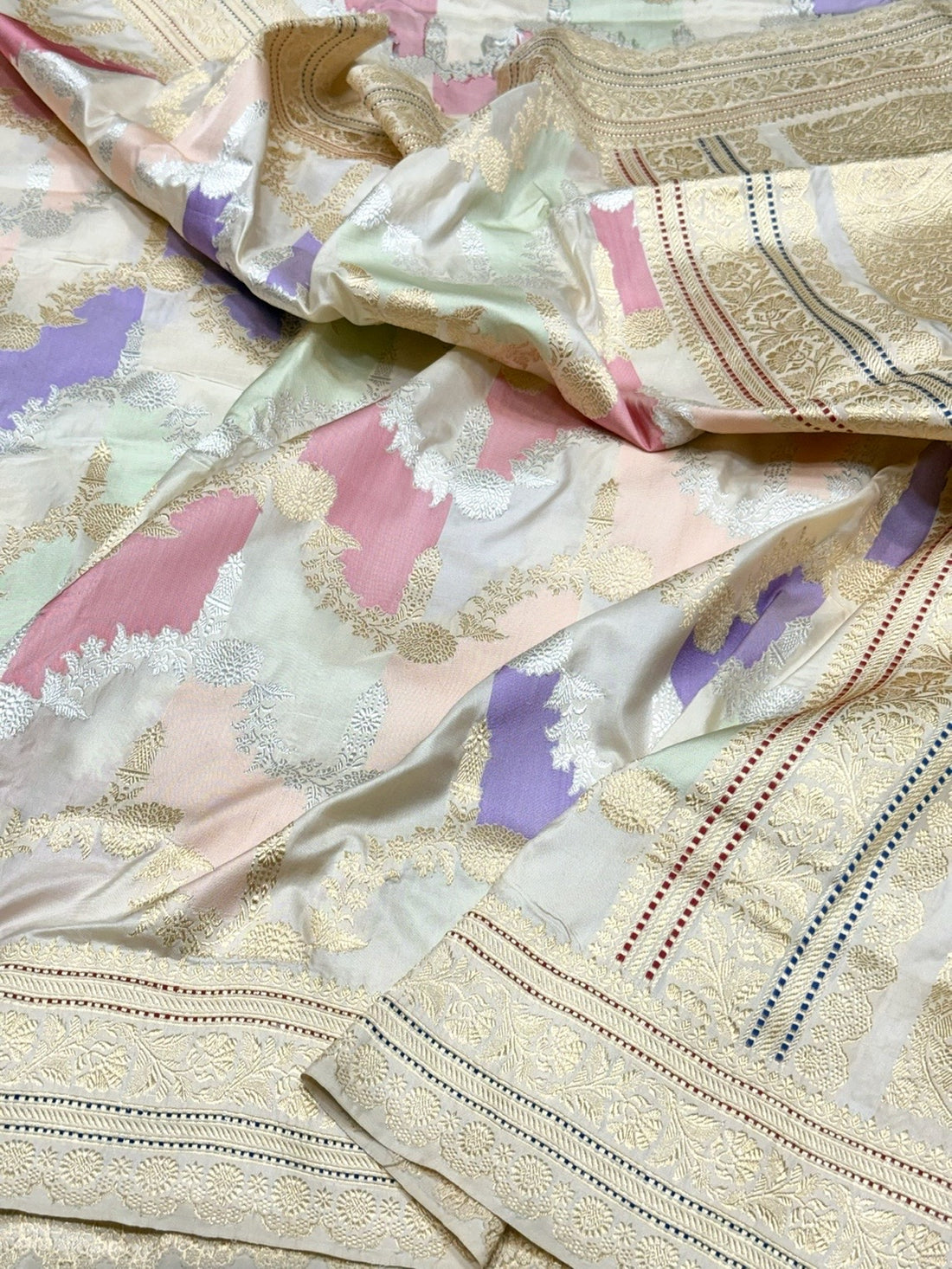 Ivory Handwoven Pure Banarasi Rangkaat Silk Saree