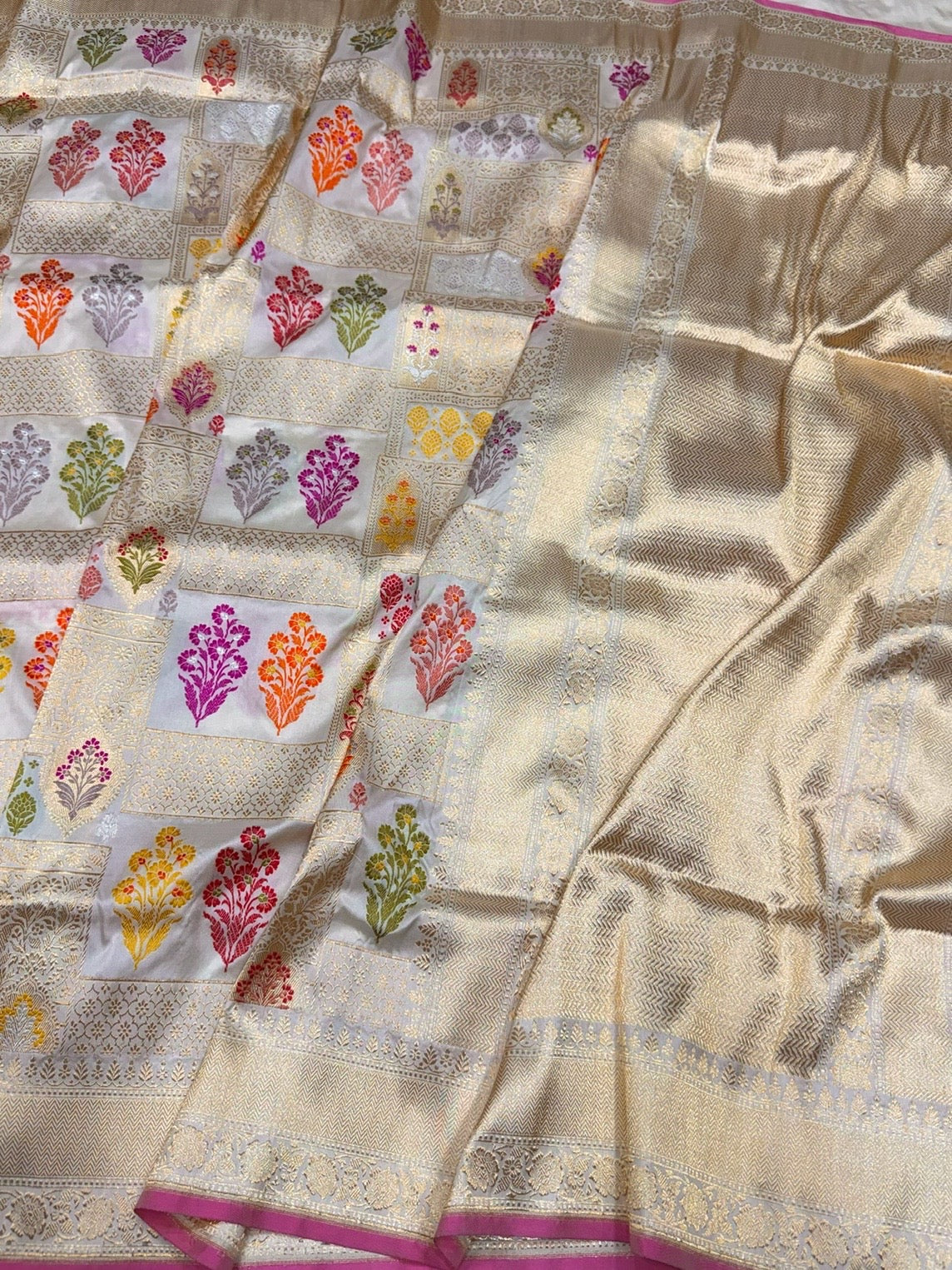 Ivory Handwoven Pure Banarasi Silk Saree