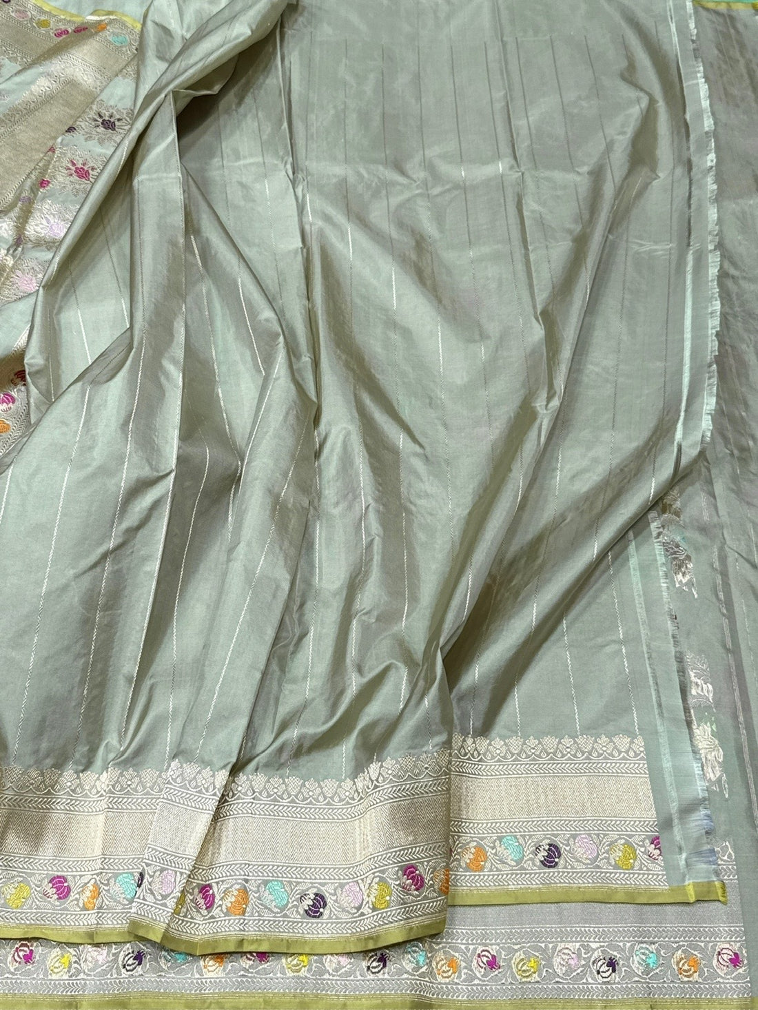 Pista Green Handwoven Pure Banarasi Silk Saree