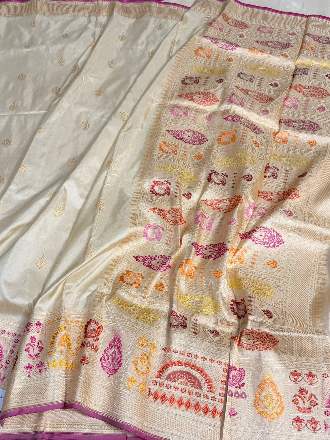 Ivory Handwoven Pure Banarasi Silk Saree – Kadwa Weave | Authentic Banaras Handloom