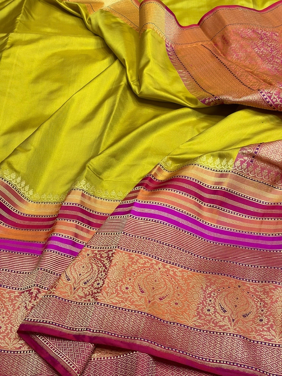 Mehndi Yellow Handwoven Pure Banarasi Ektara Silk Saree