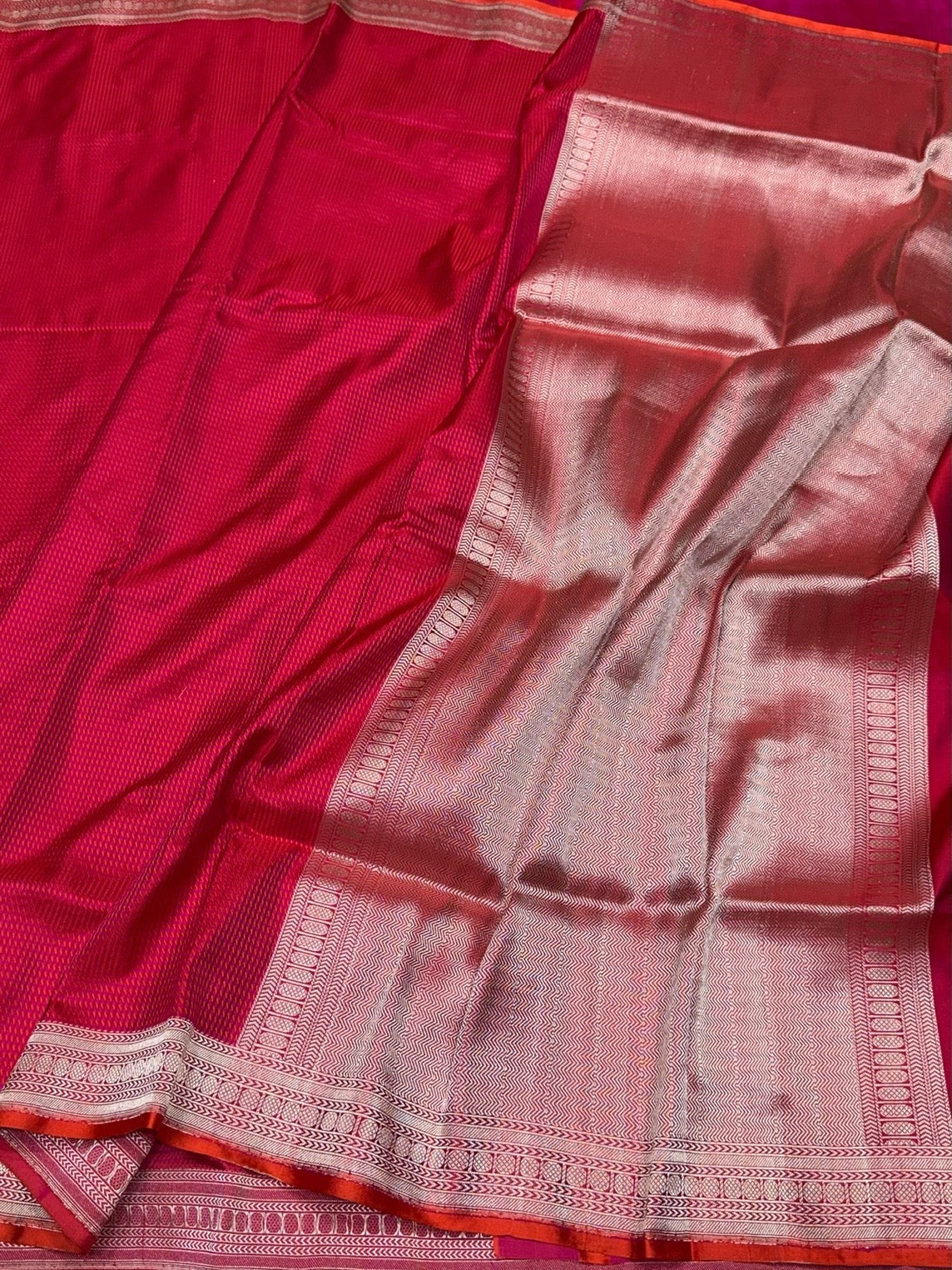 Red Handwoven Pure Banarasi Satin Tanchoi Silk Saree – Kadwa Weave | Authentic Banaras Handloom