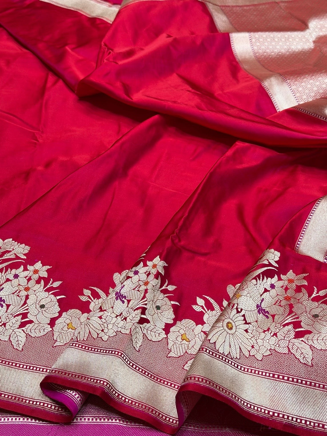 Red Handwoven Pure Banarasi Mashru Satin Silk Saree