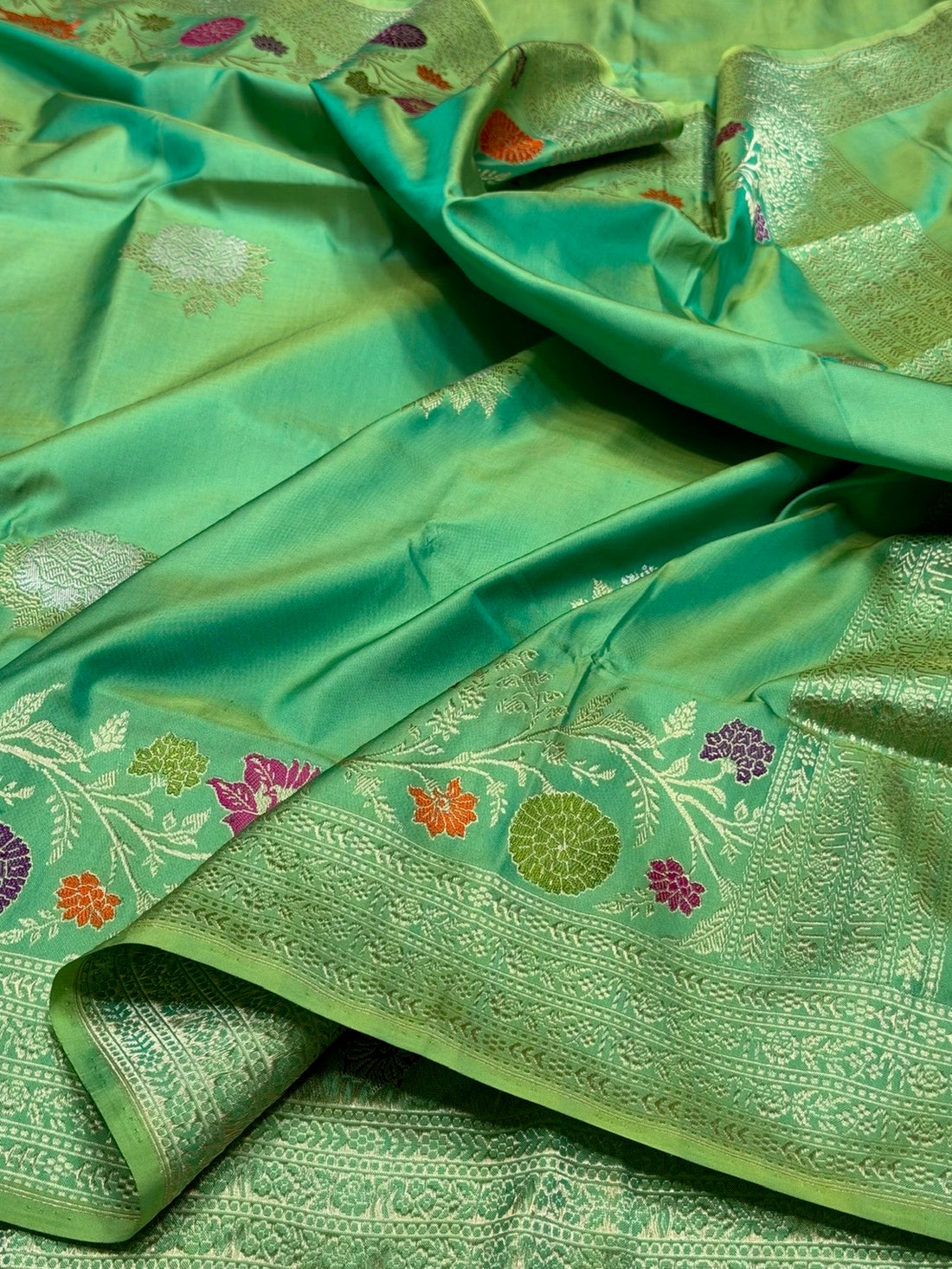 Parrot Green Handwoven Pure Banarasi Ektara Silk Saree