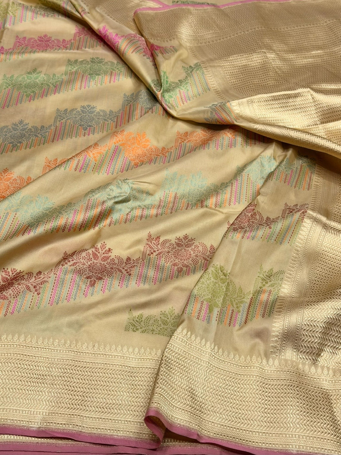 Beige Handwoven Pure Banarasi Silk Saree