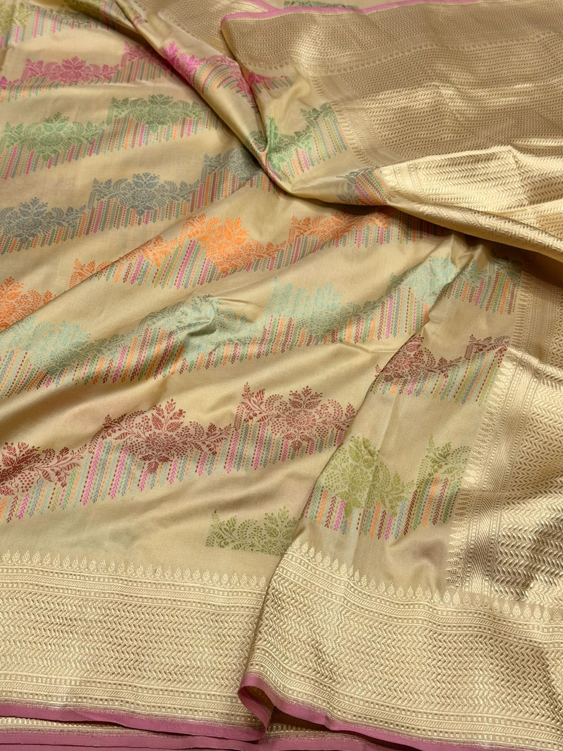 Beige Handwoven Pure Banarasi Silk Saree