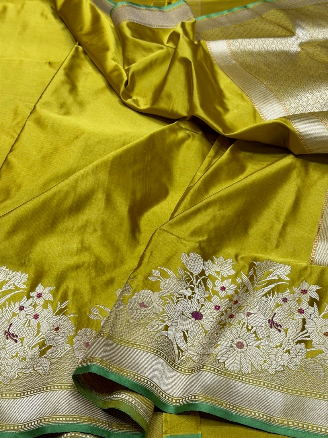 Mehndi Yellow Handwoven Pure Banarasi Satin Silk Saree