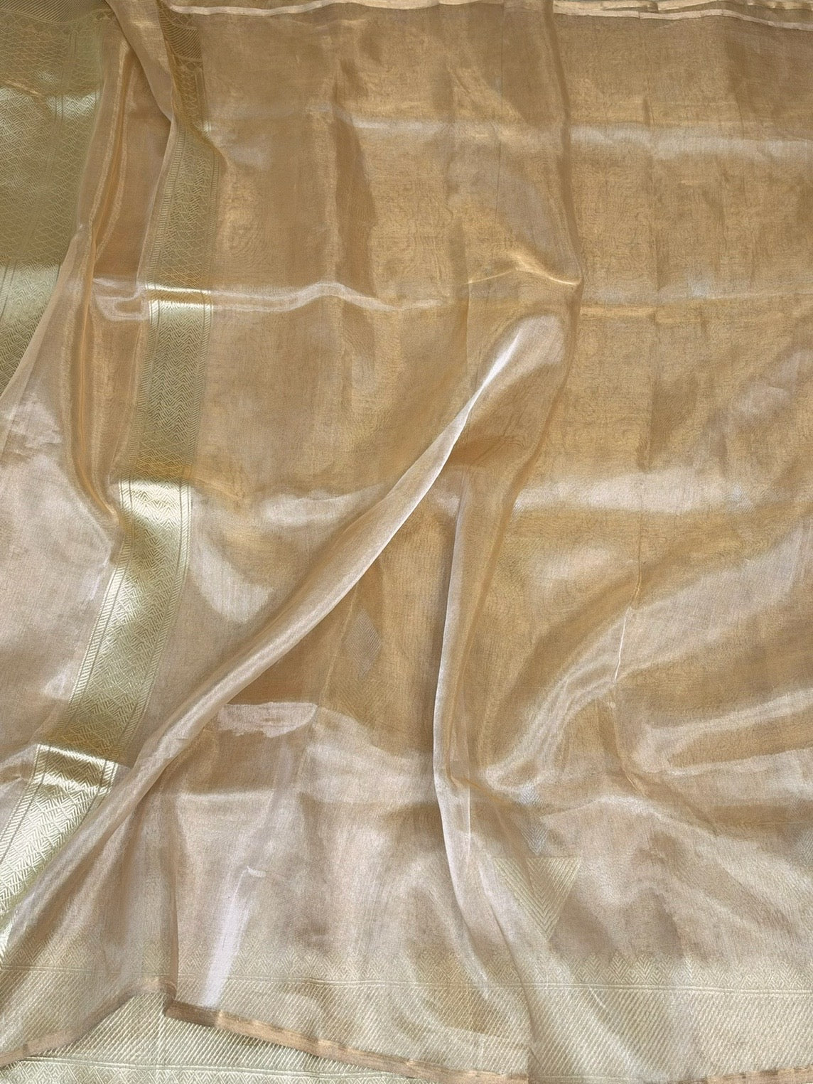 Champagne Gold Handwoven Pure Banarasi Tissue Saree – Kadwa Weave, Pure Tissue Saree