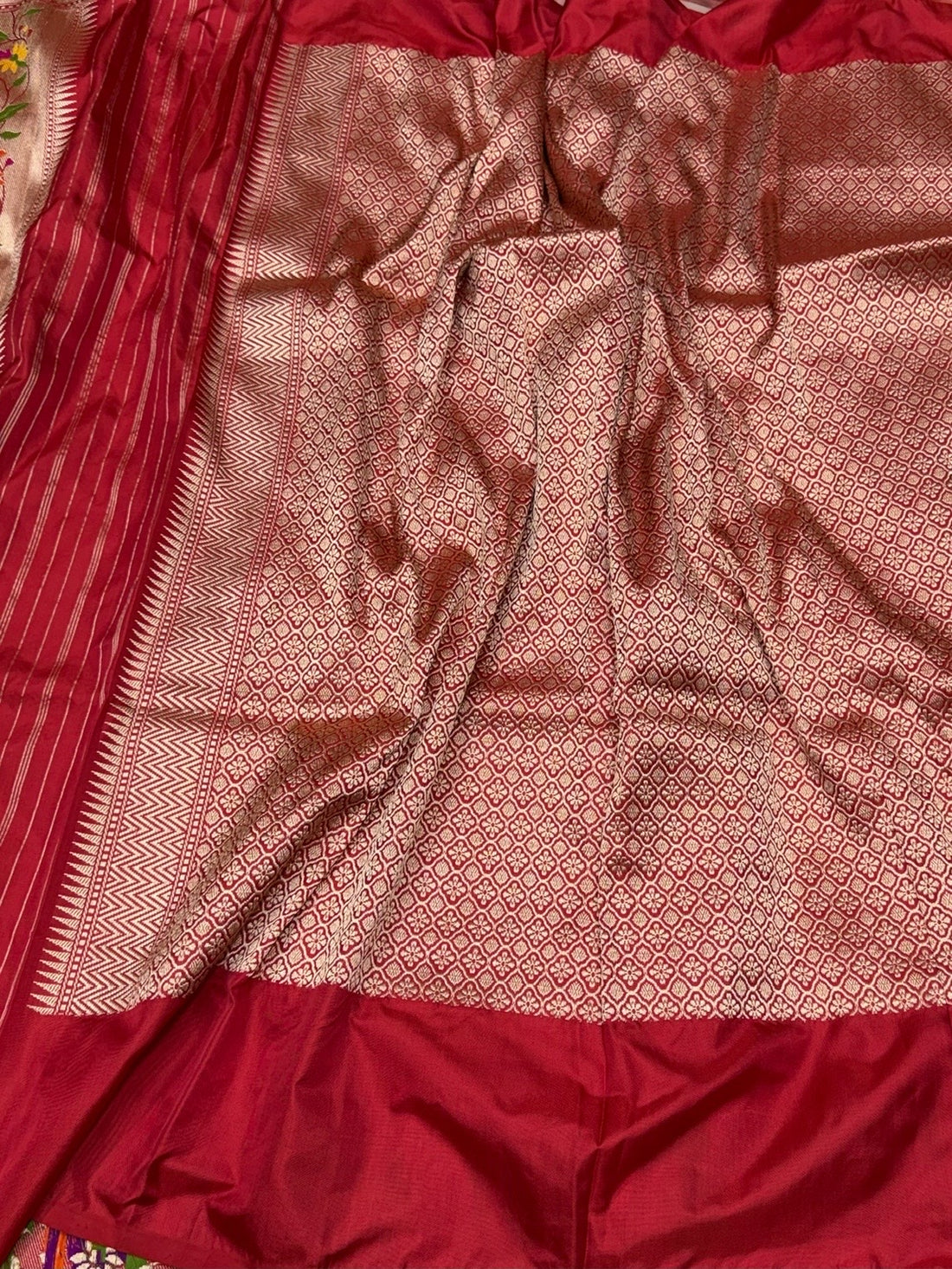 Cream / Red Handwoven Pure Banarasi Ektara Silk Saree