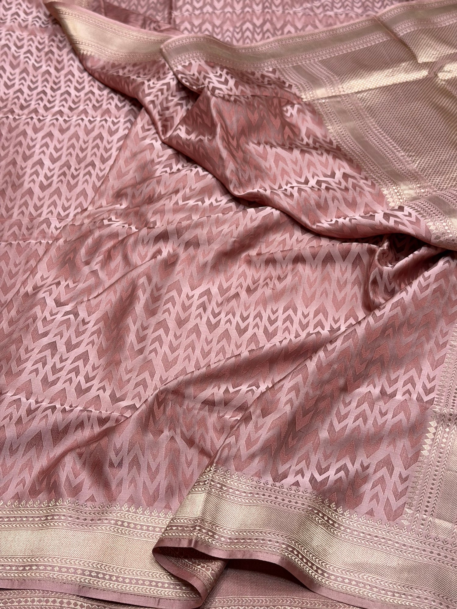 Lilac Handwoven Pure Banarasi Satin Tanchoi Silk Saree – 100% Pure Satin Silk, Kadwa Weave