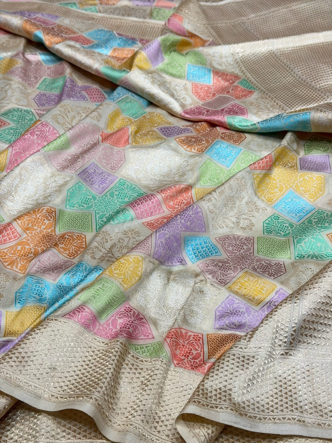 Ivory Handwoven Pure Banarasi Rangkaat Silk Saree