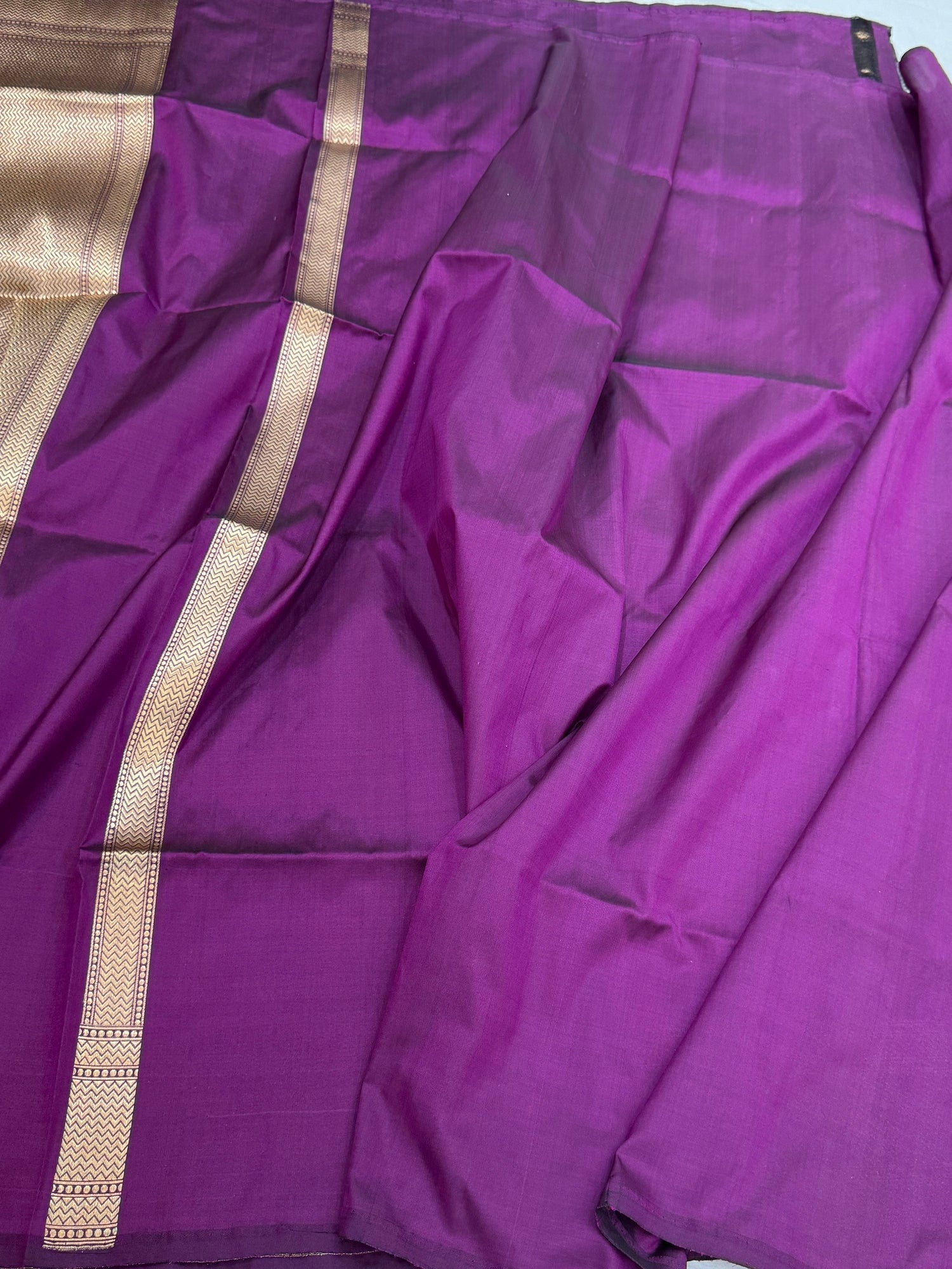 Magenta Handwoven Pure Banarasi Silk Saree