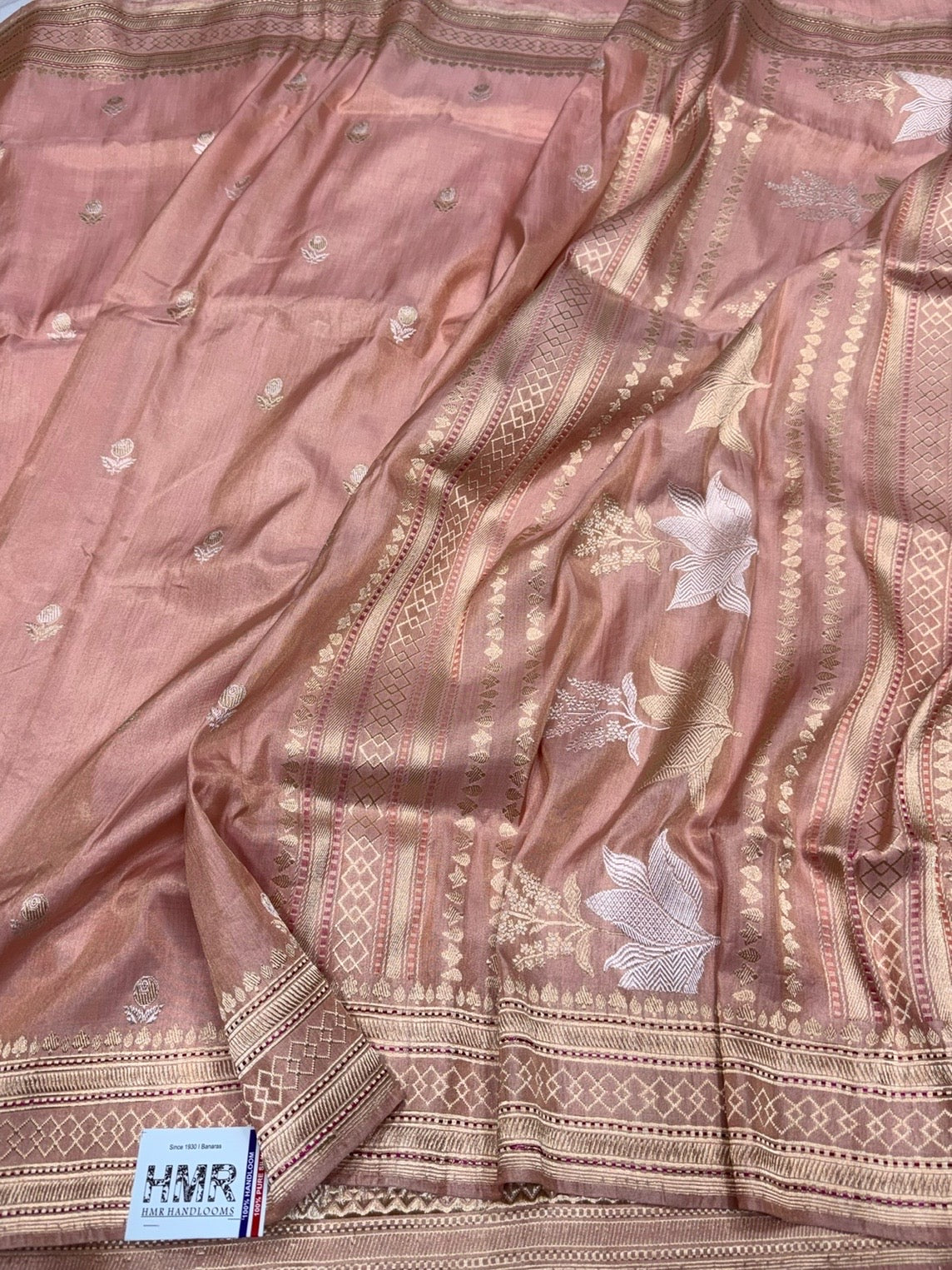 Peach Handwoven Pure Banarasi Ektara Tissue Saree – Kadwa Tissu Weave, Pure Katan-Tissue Silk