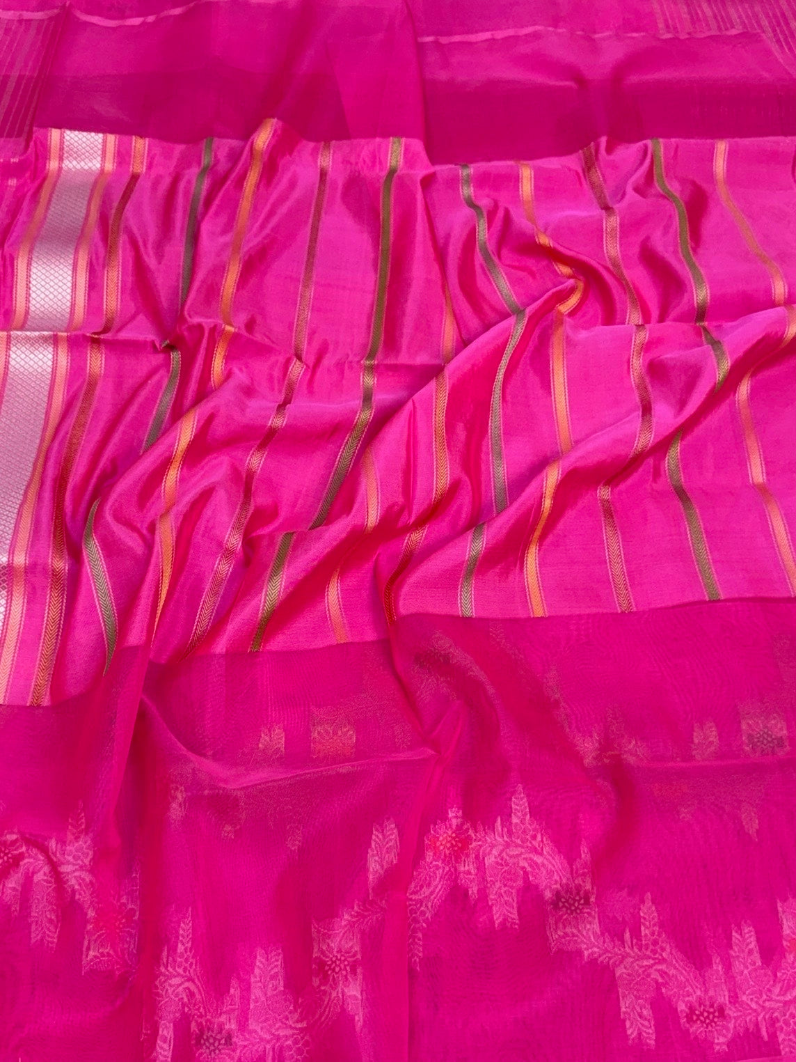 Red/Pink Handwoven Pure Banarasi Katan Silk Saree