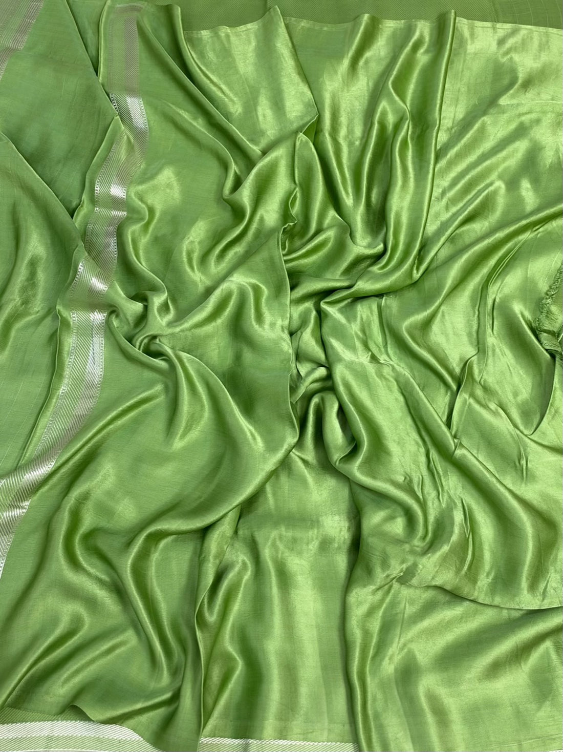 Green Handwoven Pure Banarasi Mashru Silk Saree