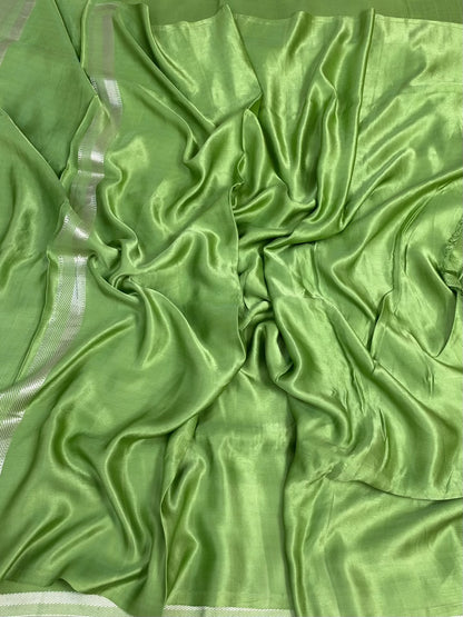 Green Handwoven Pure Banarasi Mashru Silk Saree