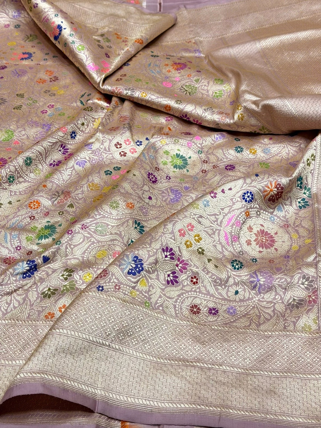 Lilac Handwoven Kimkhab Banarasi Pure Silk Brocade Sareee