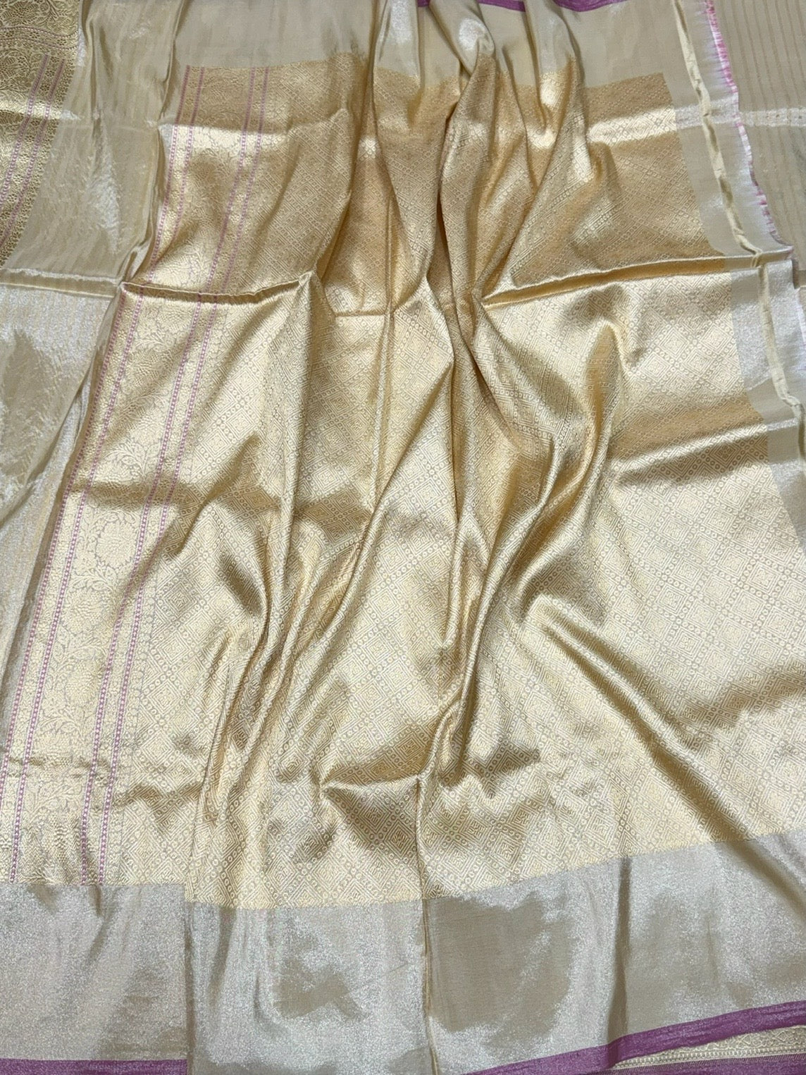 Ivory Handwoven Pure Banarasi Ektara Tissue Saree