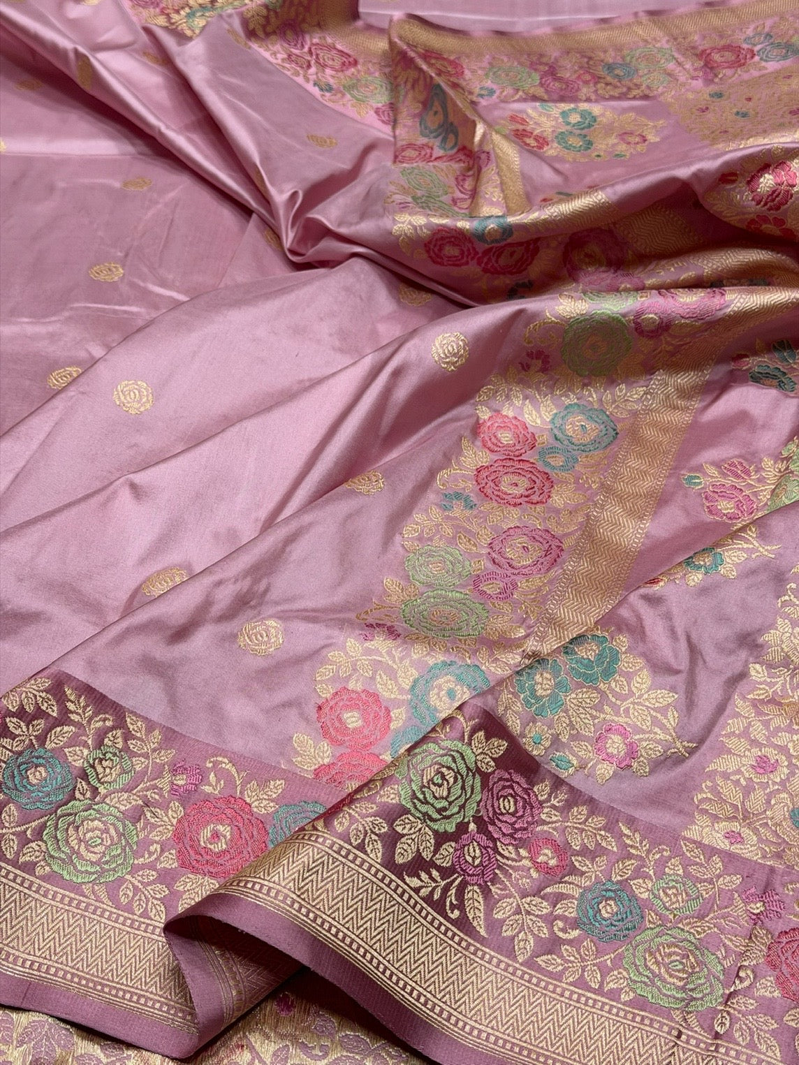 Lilac Handwoven Pure Banarasi Katan Silk Saree with Intricate Skirt Design &amp; Kadiyal Border – Kadwa Weave